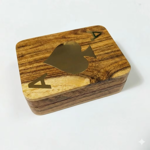 Caja de Cartas de Madera Sólida Personalizable, Ecológica y Duradera para Almacenamiento de Cartas de Juego, Caja de Cartas de Póker Premium con Diseño de Corazón - Product Image 5