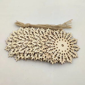 Adornos de Copo de Nieve de Madera, Cortados con Láser, Hechos a Mano, Decoración para Árbol de Navidad, Adorno Colgante para Pared, Manualidades DIY, Forma de Estrella Decorativa - Product Image 4