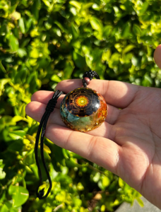 Colgante Artesanal de Orgonita con Lámina de Oro y Cristales de Reiki de 7 Chakras para Buena Suerte, Yoga y Meditación - Product Image 2