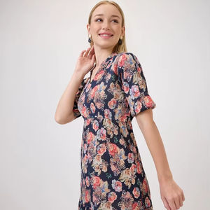 Vestido Formal con Estampado Floral Negro, Corte Evase, Cuello en V, Manga Corta, Largo Midi, Dobladillo con Volantes, Cintura Natural, Georgette Ecológico - Product Image 1