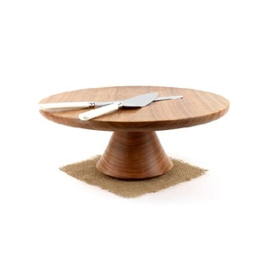 Plateau de présentation en bois pour gâteaux avec design artisanal, idéal pour servir des desserts et des produits de boulangerie - Product Image 2
