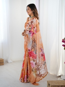 Hermoso sari Kutchi de chinnon pesado con estampado de espejos para mujer, disponible al mejor precio, para bodas y uso casual. - Product Image 4