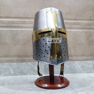Casque de Chevalier Templier Médiéval Portatif en Acier Doux avec Croix en Laiton, Sangle en Cuir Réglable pour Reconstitutions Historiques - Product Image 5
