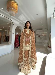 Salwar Kameez traditionnel en soie pure brodée avec des sequins de 3 mm, spécial pour la fête de l'Eid / Raksha Bandhan, de SIE - Product Image 6