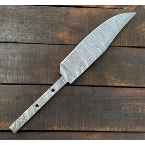 Cuchillo de Chef Personalizado Hecho a Mano por Burraq Ecommerce, Acero de Damasco de 3.0 mm de Grosor, hasta 3.9 Pulgadas, con Funda de Cuero - Product Image 4