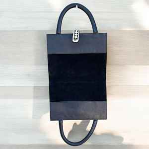 Sac à main mini fourre-tout en cuir véritable 100% à imprimé animal, fermeture éclair, logo personnalisé, deux poignées, forme pochette, moderne et souple - Product Image 2