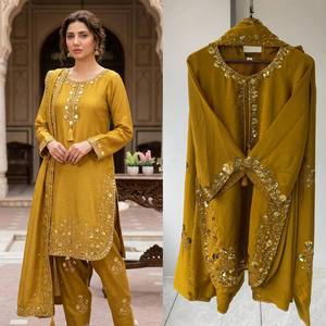Conjunto de traje Salwar Chinon Farshi premium con bordado de lentejuelas pesadas - Product Image 3