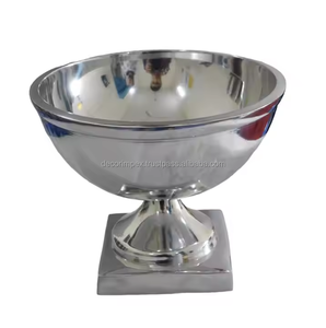 Tazón de servicio de aluminio con textura moderna y lavabo profundo diseñado para uso decorativo y funcional - Product Image 1