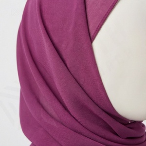 Pañuelo Hijab de Lujo Personalizado con Lazos Florales Cuadrados, Nuevo, para Mujeres Musulmanas, Sensación Suave, Pañuelo Premium, Chal de Moda, Elegante - Product Image 4