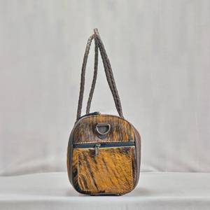 Bolsa de Viaje de Cuero Genuino de Lujo, Color Marrón, con Asa Superior y Cierre de Cremallera, Diseño Resistente para Viajes - Product Image 3