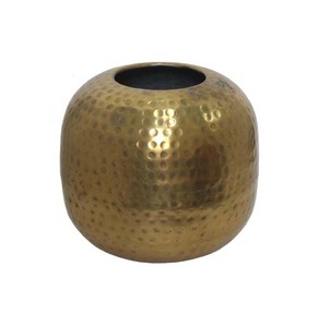 Vase de sol en aluminium fini à la main avec un design texturé pour une décoration intérieure élégante - Product Image 3