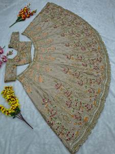 Lehenga Choli nupcial con bordado floral para mujer, con dupatta, de secado rápido, para invierno y verano, conjunto étnico de diseñador para bodas y fiestas. - Product Image 4