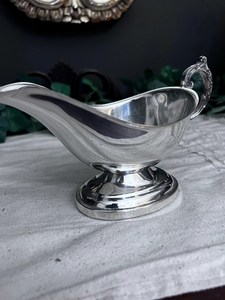 Elegante Salsera Metálica para Buffet, Ideal para Equipamiento de Catering - Product Image 1