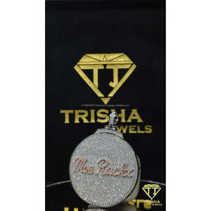 Colgante Redondo de Lujo Personalizado con Diamantes Moissanite VVS Totalmente Cubiertos de Plata de Ley 925 por Trisha Jewels - Product Image 6