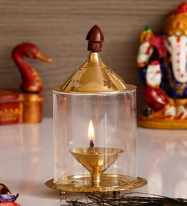 Lámpara de aceite de latón con forma de estrella de manzana, estilo Akhand, esencial para la Puja hindú tradicional india. - Product Image 2