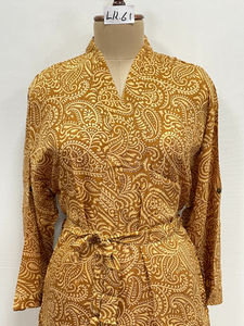 Kimono de Verano Vintage de Seda Reciclada, Estilo Sari Indio, Cuello en V, Cierre con Cordón, Mangas Largas Suaves, Largo Completo, Frente Liso - Product Image 3