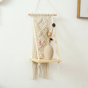 Étagère murale en macramé blanc avec perles en coton, étagère flottante décorative faite à la main pour la décoration de la chambre à coucher et du salon - Product Image 6
