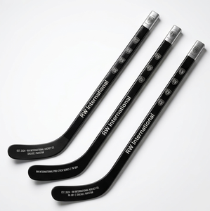 ไม้ฮอกกี้น้ำแข็ง R.W INTERNATIONAL คาร์บอนไฟเบอร์ 85/75 ระดับมืออาชีพ น้ำหนักเบา ปรับความยาวได้ รุ่น P28 1 ชิ้น พร้อมส่ง ลายพิมพ์โลโก้ทั้งตัว - Product Image 3