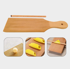 Planche à découper les pâtes en bois antique sur mesure avec rouleau, outil à pâtes écologique fait main pour la cuisine - Product Image 4