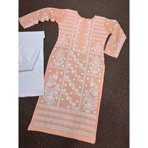 Hermoso conjunto de Top y plazzo bordado para mujer con trabajo de hilo que comprende conjuntos elegantes para mujer - Product Image 1