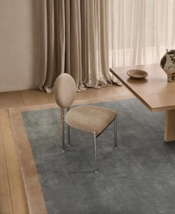 พรมพื้นที่สีน้ำเงินทันสมัยพร้อมขอบสีเบจ – พรมขนนุ่มสำหรับตกแต่งห้องนั่งเล่น ห้องนอน และบ้าน - Product Image 2