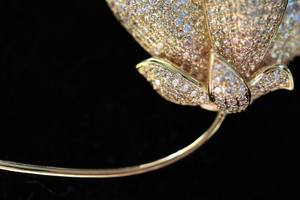 เข็มกลัดดอกไม้ชุบทอง เงินแท้ 925 ประดับเพชรโมอิสซาไนต์ เครื่องประดับตกแต่งสำหรับผู้หญิง สง่างาม เหมาะสำหรับงานปาร์ตี้ ของขวัญ - Product Image 2