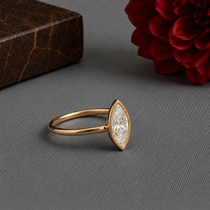 Bague de fiançailles solitaire en or jaune 18 carats plaqué avec diamant taille marquise et moissanite - Product Image 5
