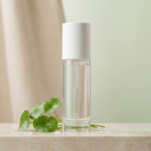 เซรั่มบำรุงผิว 3X Triple Cica Soothing ผสมสารสกัดจากใบบัวบกและมาเดคาโซไซด์ รับผลิตแบบ OEM ODM บรรจุขวดแก้ว 50 มล. ขั้นต่ำ 400 ชิ้น - Product Image 2