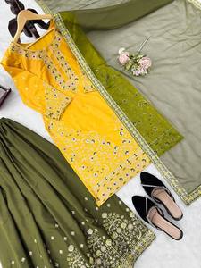 Nuevo Conjunto de Diseño con Bordado Intrincado en Crepé Natural, Reversible y Elástico, con Top, Pantalón y Dupatta hasta la Rodilla, Ideal para Fiestas - Product Image 3
