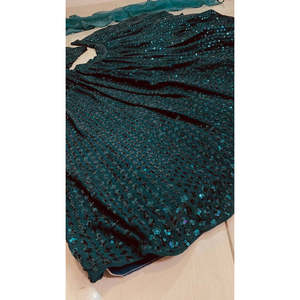 Lehenga Choli de créateur avec broderie séquentielle pour les occasions de fête - Product Image 1