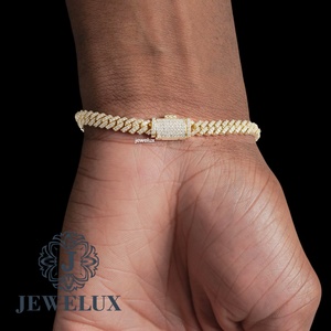Bracelet tennis en moissanite de style élégant et haut de gamme pour unisexe, finition haute brillance, fermoir sécurisé, cadeau au prix export. - Product Image 1
