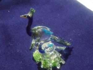 Escultura Artesanal de Cristal con Forma de Pavo Real, Hecha a Mano en India, para Decoración del Hogar u Oficina, Proveniente de Rajasthan - Regalo Significativo para Seres Queridos - Product Image 3