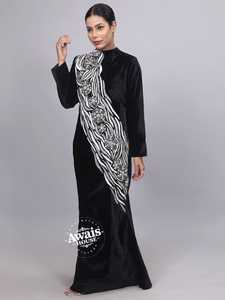 Vestido de Noche Largo de Terciopelo Negro para Mujer, Marca Awais House, con Cuello en V, Manga Larga, Bordado con Cuentas, Asimétrico, Corte en A - Product Image 1