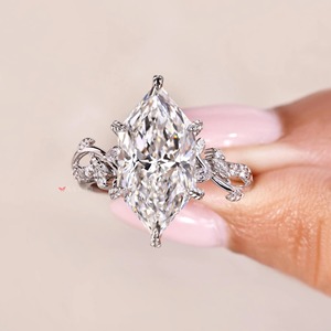 Bague de fiançailles de luxe en diamant de laboratoire Marquise néerlandaise de 5 carats, certifiée IGI, design inspiré de la nature, feuilles et branches, or massif 14K - Product Image 2