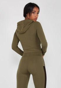 Ensemble sportif 2 pièces gris pour femme : haut court à capuche à manches longues et leggings taille haute en tricot uni de spandex et polyester - Product Image 5