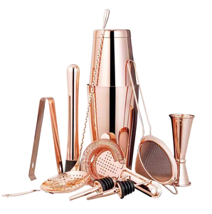 Ensemble de bar en cuivre plaqué avec accessoires de mixologie pour les événements familiaux, les réunions conviviales et les événements sociaux - Product Image 1