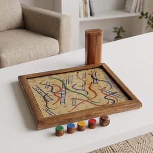 Jeu de serpents et d'échelles en bois avec des pièces en bois colorées et des dés, design classique - Product Image 1