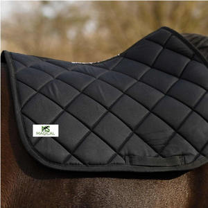 Tapis de selle de haute qualité pour le saut d'obstacles, épaissis, absorbant les chocs et offrant une absorption supérieure de la transpiration. - Product Image 3