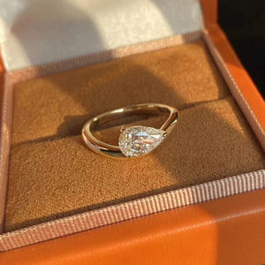 Anillo de Diamantes Cultivados en Laboratorio con Forma Deslumbrante en Plata de Ley y Chapado en Oro Rosa, Accesorio de Moda Único con Alto Brillo - Product Image 3