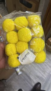 Pelotas de Bádminton de Fieltro Amarillo, Paquete de 6 Accesorios con Empaque Personalizado - Product Image 3
