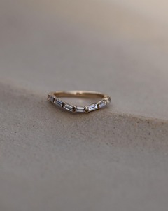 Bague en Moissanite taille Baguette 0,42 carats, bande ondulée, en argent 925 plaqué or 14 carats, demi-alliance de mariage, bague empilable - Product Image 4