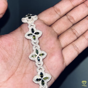 สร้อยข้อมือลายดอกไม้สุดหรูพร้อมหินเจียระไนสีเขียวประดับเพชรดีไซน์สุดหรู - Product Image 4