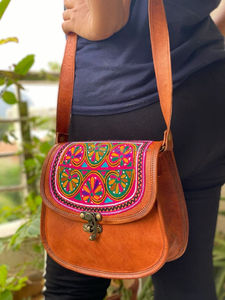 Винтажная Сумка-слинг из натуральной козьей кожи с вышивкой, 7*9 дюймов - Product Image 3