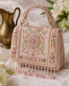 Nuevos bolsos clutch con bordados elegantes para mujer, con hermosas cuentas hechas a mano a precios competitivos por SHAAD HANDICRAFT - Product Image 3