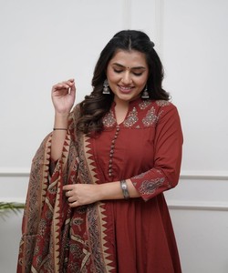 Women's Red Cotton Salwar Kameez Set Traditional Ethnic Wear <b>Ankle</b>-Length Regular Fit Party Wrinkle Free Reversible India - Product Image 2