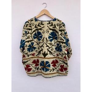 Kimono élégant en velours brodé Suzani, fait main, de haute qualité, longueur genou 3/4, cadeau idéal pour elle, manteau de festival - Product Image 3