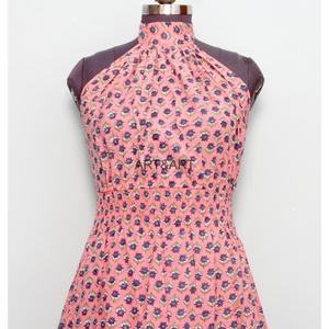 Robe longue ample en coton écologique respirant et lavable pour femme, col en V, épaules dénudées, imprimé palmiers, vente en gros - Product Image 2