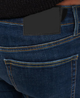 Jeans en denim pour homme, coupe droite tendance, pour un style décontracté et des looks modernes