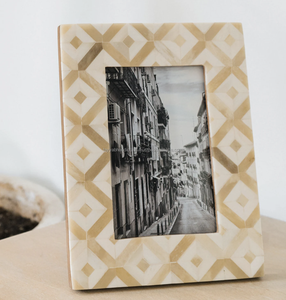 Cadre photo artisanal en os incrusté, décoration intérieure, cadres photo - Product Image 4