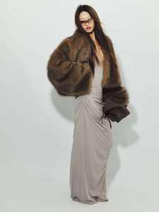 เสื้อโค้ทขนสัตว์เทียมแบบสั้นสไตล์วินเทจสำหรับผู้หญิงจากเนสต้า สปอร์ตส์ พร้อมแขนเสื้อยาวพิเศษและซับในขนสัตว์เทียม แจ็คเก็ตฤดูหนาวไซส์พลัส - Product Image 6